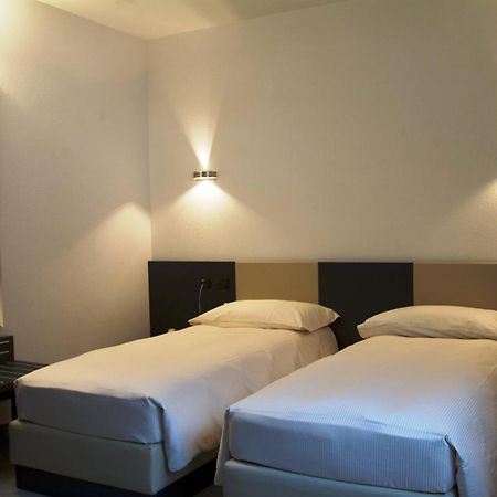 Hotel San Lorenzo Киавенна Экстерьер фото