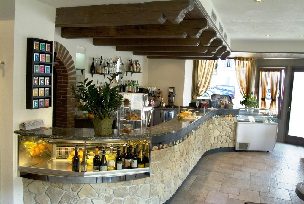 Hotel San Lorenzo Киавенна Экстерьер фото